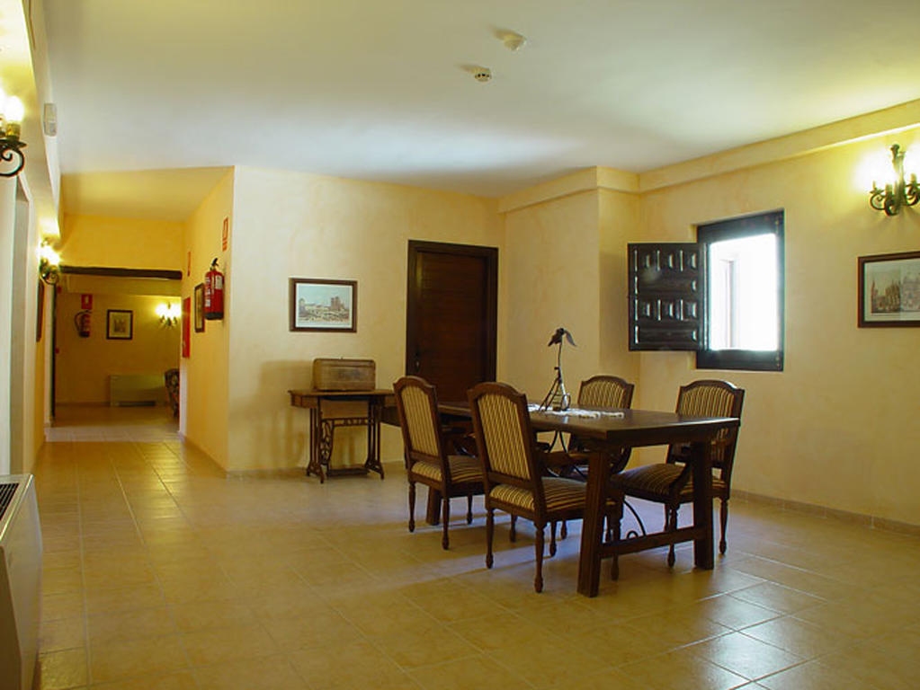 Hotel Nuevo Arlanza Covarrubias Exteriér fotografie